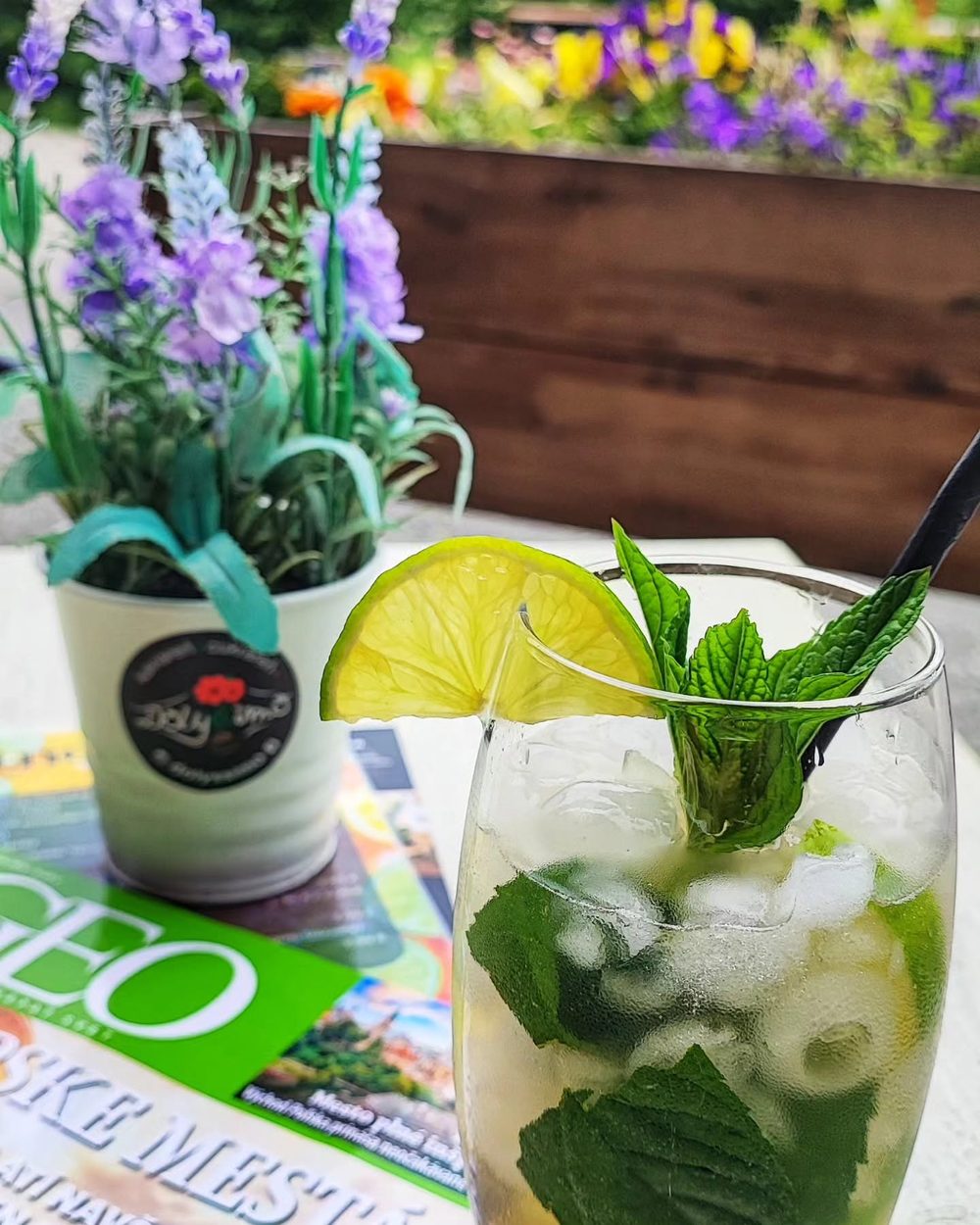 Osviežujúce mojito s limetkou a mätou